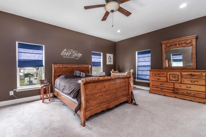 416 Galena, WARREN, Illinois 61087, 4 Bedrooms Bedrooms, ,3 BathroomsBathrooms,House,For Sale,Galena,202502492