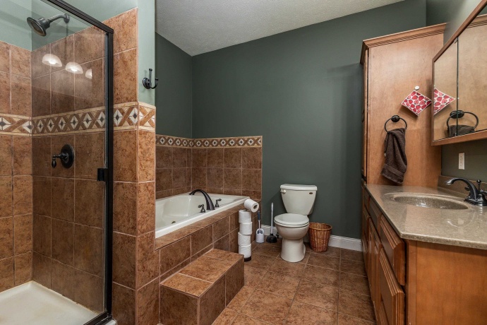 416 Galena, WARREN, Illinois 61087, 4 Bedrooms Bedrooms, ,3 BathroomsBathrooms,House,For Sale,Galena,202502492