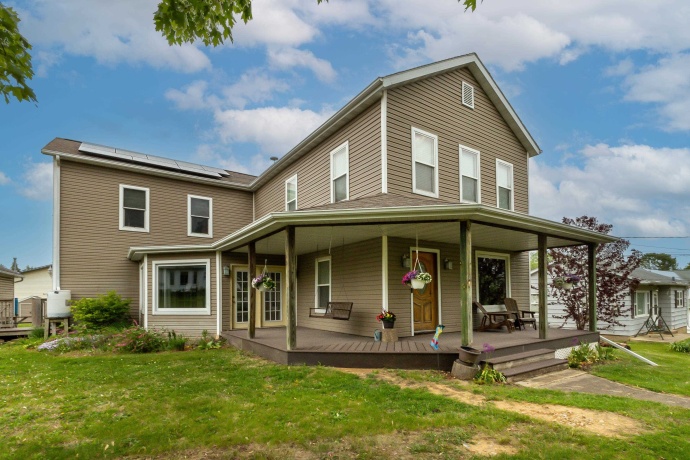 416 Galena, WARREN, Illinois 61087, 4 Bedrooms Bedrooms, ,3 BathroomsBathrooms,House,For Sale,Galena,202502492