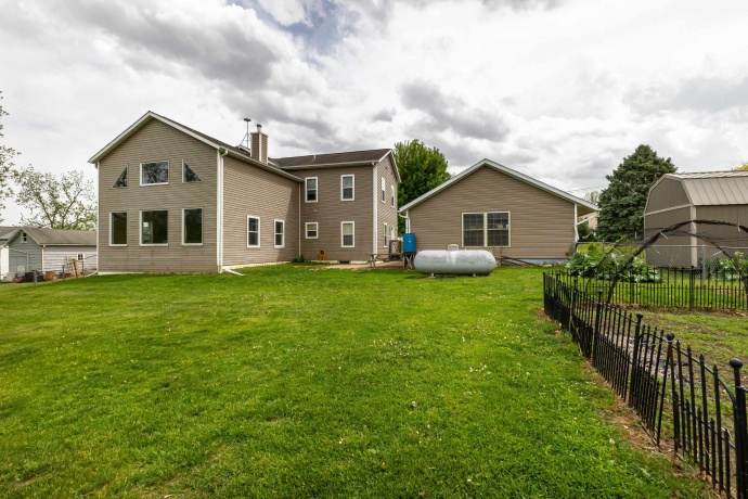 416 Galena, WARREN, Illinois 61087, 4 Bedrooms Bedrooms, ,3 BathroomsBathrooms,House,For Sale,Galena,202502492