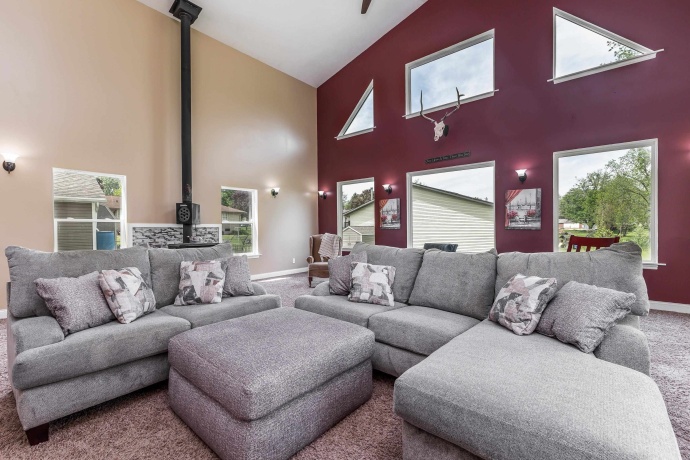 416 Galena, WARREN, Illinois 61087, 4 Bedrooms Bedrooms, ,3 BathroomsBathrooms,House,For Sale,Galena,202502492