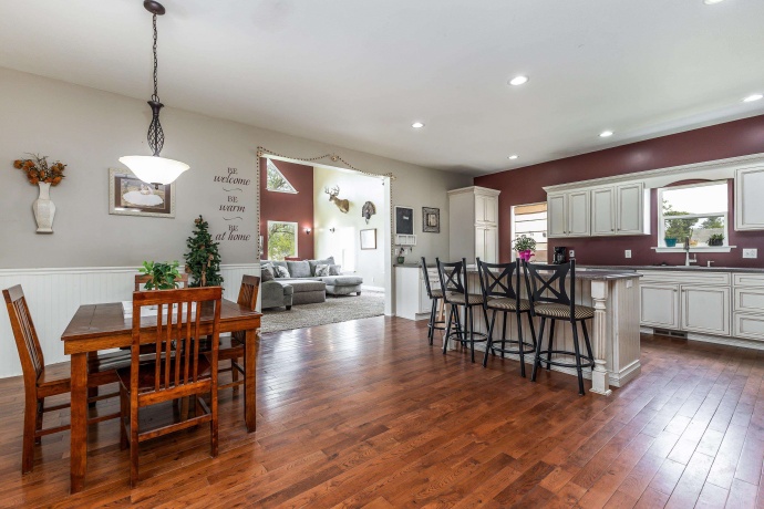 416 Galena, WARREN, Illinois 61087, 4 Bedrooms Bedrooms, ,3 BathroomsBathrooms,House,For Sale,Galena,202502492