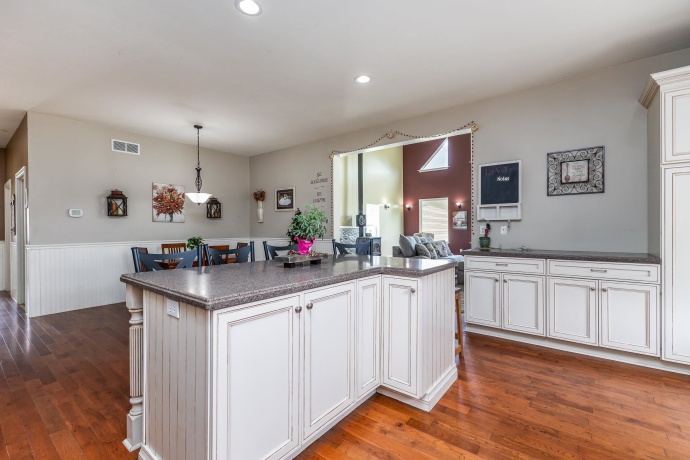 416 Galena, WARREN, Illinois 61087, 4 Bedrooms Bedrooms, ,3 BathroomsBathrooms,House,For Sale,Galena,202502492