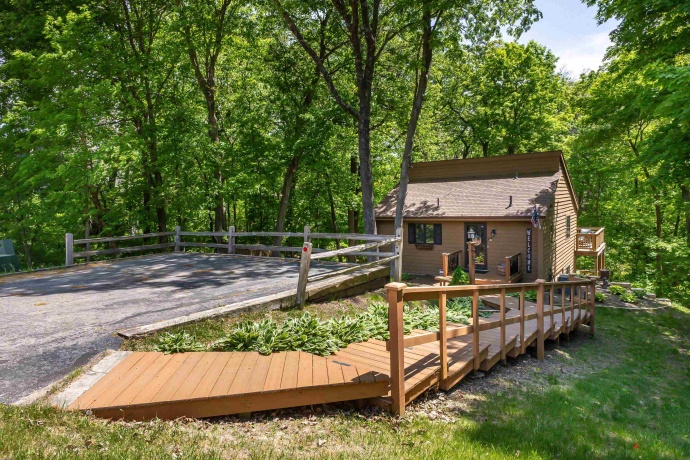 4 Colony, GALENA, Illinois 61036, 3 Bedrooms Bedrooms, ,2 BathroomsBathrooms,House,For Sale,Colony,202502513
