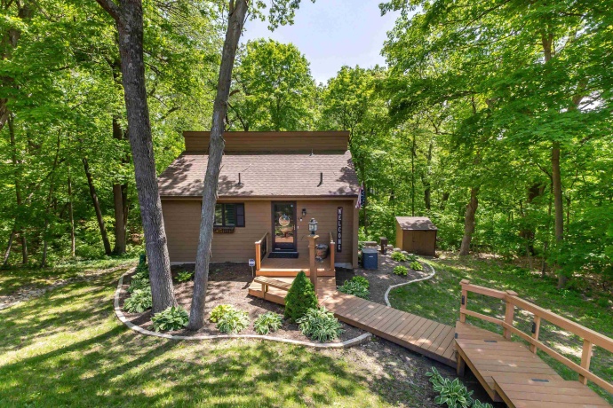 4 Colony, GALENA, Illinois 61036, 3 Bedrooms Bedrooms, ,2 BathroomsBathrooms,House,For Sale,Colony,202502513