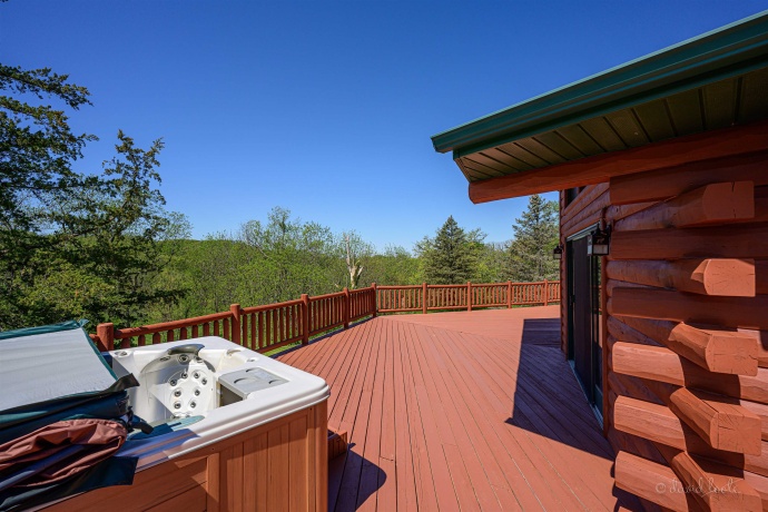 9 Oakmont, GALENA, Illinois 61036, 4 Bedrooms Bedrooms, ,2 BathroomsBathrooms,House,For Sale,Oakmont,202502539