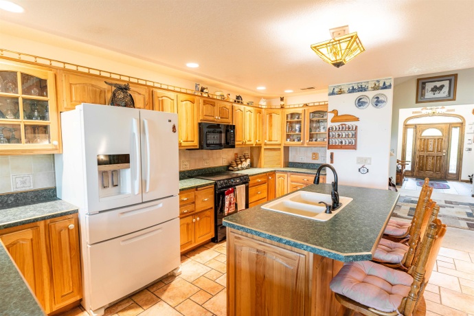 1479 Old Mill, FRANKLIN GROVE, Illinois 61031, 4 Bedrooms Bedrooms, ,4 BathroomsBathrooms,House,For Sale,Old Mill,202502625