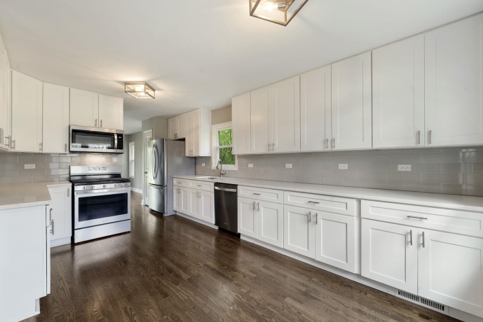 666 Barberry, HIGHLAND PARK, Illinois 60035, 3 Bedrooms Bedrooms, ,2 BathroomsBathrooms,House,For Sale,Barberry,202502635