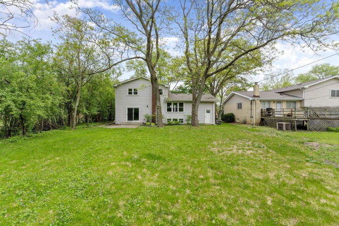 666 Barberry, HIGHLAND PARK, Illinois 60035, 3 Bedrooms Bedrooms, ,2 BathroomsBathrooms,House,For Sale,Barberry,202502635