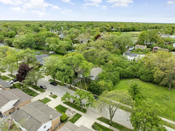 666 Barberry, HIGHLAND PARK, Illinois 60035, 3 Bedrooms Bedrooms, ,2 BathroomsBathrooms,House,For Sale,Barberry,202502635