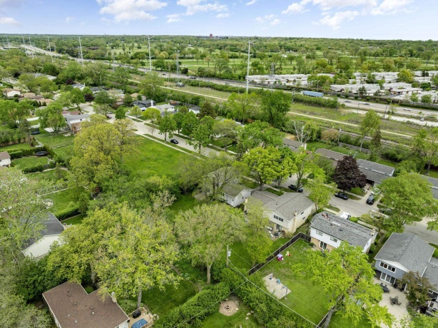 666 Barberry, HIGHLAND PARK, Illinois 60035, 3 Bedrooms Bedrooms, ,2 BathroomsBathrooms,House,For Sale,Barberry,202502635