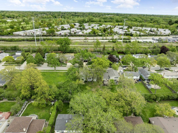 666 Barberry, HIGHLAND PARK, Illinois 60035, 3 Bedrooms Bedrooms, ,2 BathroomsBathrooms,House,For Sale,Barberry,202502635