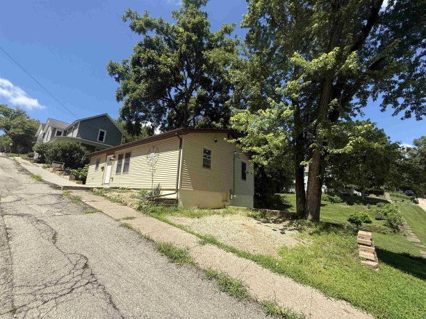 114 High, GALENA, Illinois 61036, 3 Bedrooms Bedrooms, ,1 BathroomBathrooms,House,For Sale,High,202502644