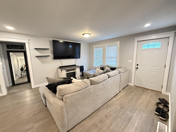 114 High, GALENA, Illinois 61036, 3 Bedrooms Bedrooms, ,1 BathroomBathrooms,House,For Sale,High,202502644