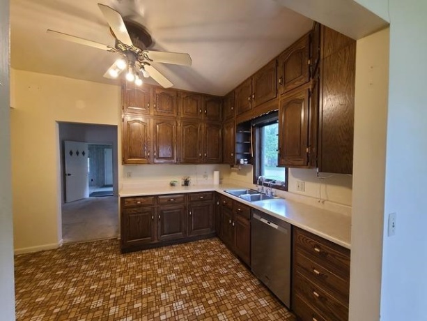 603 7th, STERLING, Illinois 61081, 3 Bedrooms Bedrooms, ,1 BathroomBathrooms,House,For Sale,7th,202502683