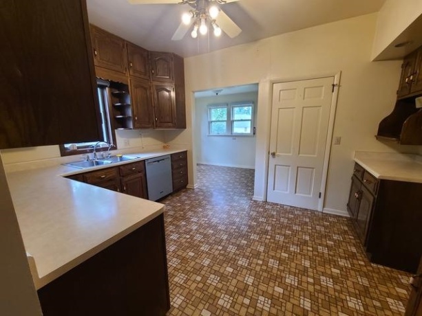 603 7th, STERLING, Illinois 61081, 3 Bedrooms Bedrooms, ,1 BathroomBathrooms,House,For Sale,7th,202502683