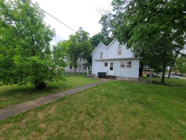 603 7th, STERLING, Illinois 61081, 3 Bedrooms Bedrooms, ,1 BathroomBathrooms,House,For Sale,7th,202502683
