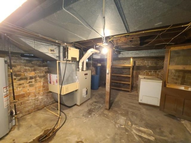 603 7th, STERLING, Illinois 61081, 3 Bedrooms Bedrooms, ,1 BathroomBathrooms,House,For Sale,7th,202502683