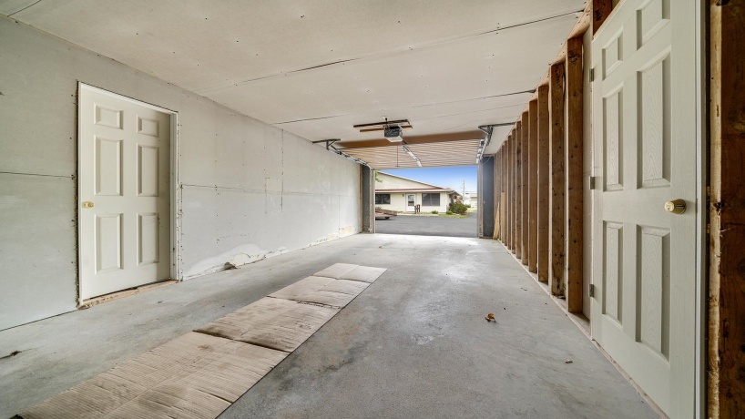 701 Oregon, POLO, Illinois 61064, ,2 Units,For Sale,Oregon,202502704