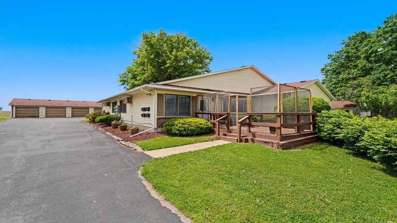 701 Oregon, POLO, Illinois 61064, ,2 Units,For Sale,Oregon,202502704