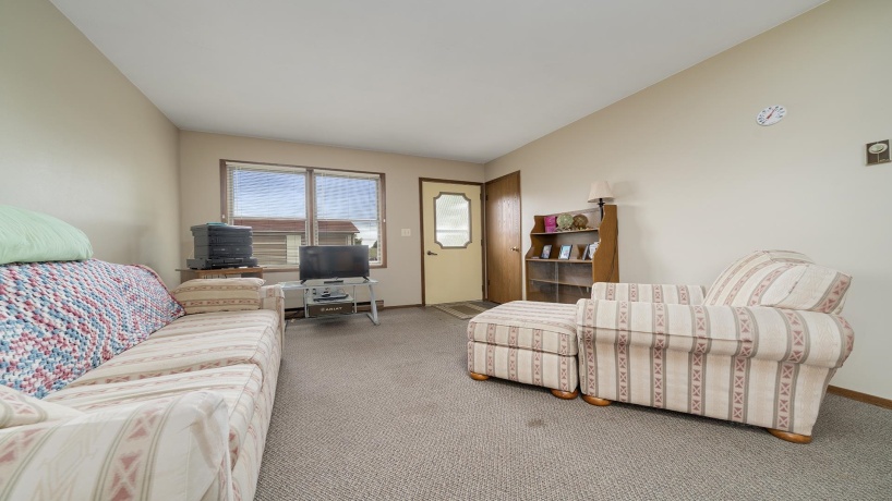 701 Oregon, POLO, Illinois 61064, ,2 Units,For Sale,Oregon,202502704