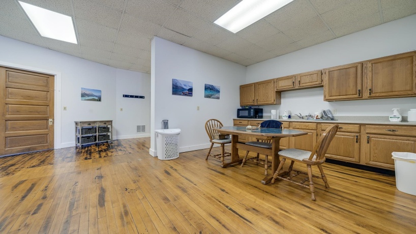 107 Franklin(2Properties), POLO, Illinois 61064, ,5+ Units,For Sale,Franklin(2Properties),202502715