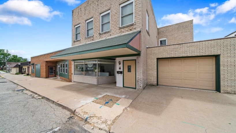 107 Franklin(2Properties), POLO, Illinois 61064, ,5+ Units,For Sale,Franklin(2Properties),202502715