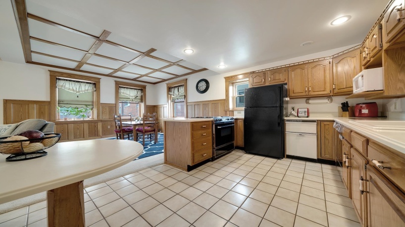 107 Franklin(2Properties), POLO, Illinois 61064, ,5+ Units,For Sale,Franklin(2Properties),202502715