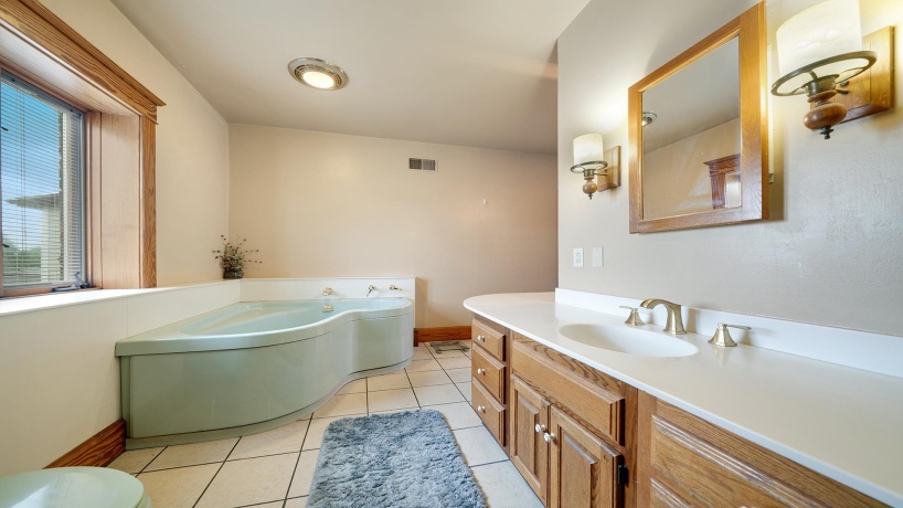 107 Franklin(2Properties), POLO, Illinois 61064, ,5+ Units,For Sale,Franklin(2Properties),202502715