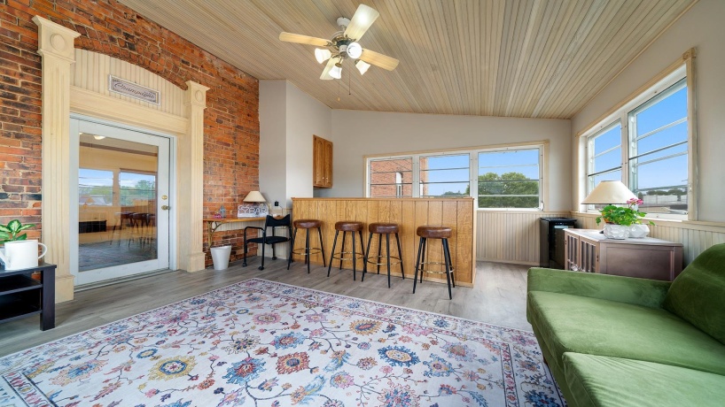 107 Franklin(2Properties), POLO, Illinois 61064, ,5+ Units,For Sale,Franklin(2Properties),202502715