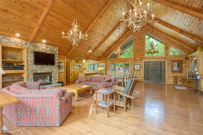 55 Stony, GALENA, Illinois 61036, 5 Bedrooms Bedrooms, ,5 BathroomsBathrooms,House,For Sale,Stony,202502717