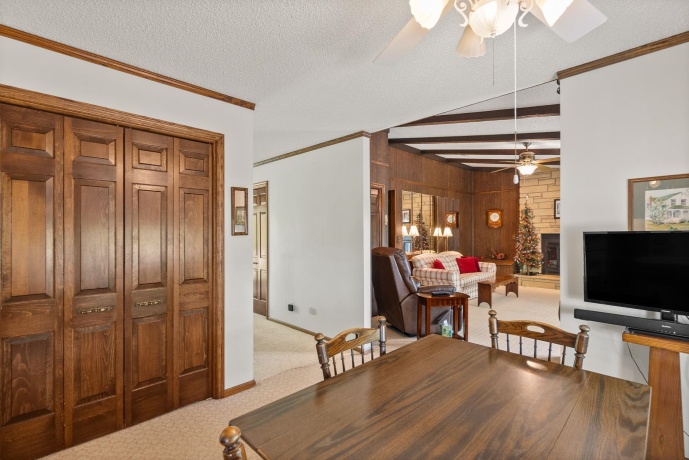 17380 CORBETT, MOUNT CARROLL, Illinois 61053, 6 Bedrooms Bedrooms, ,3 BathroomsBathrooms,House,For Sale,CORBETT,202502721