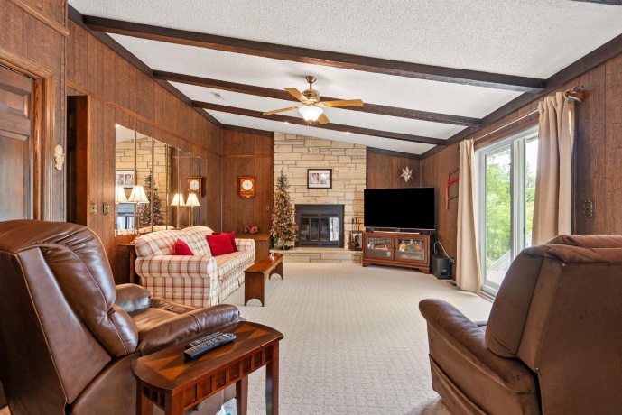 17380 CORBETT, MOUNT CARROLL, Illinois 61053, 6 Bedrooms Bedrooms, ,3 BathroomsBathrooms,House,For Sale,CORBETT,202502721