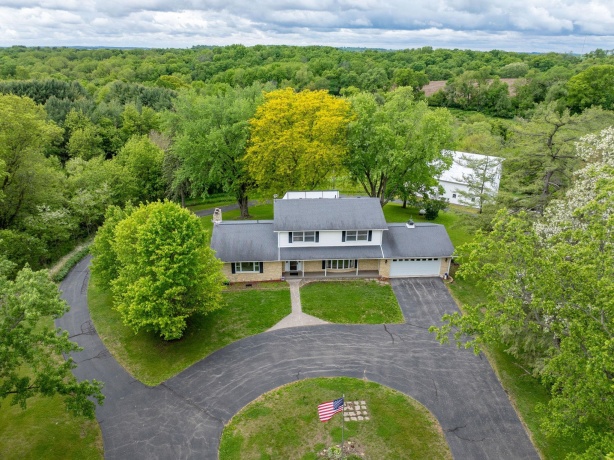 17380 CORBETT, MOUNT CARROLL, Illinois 61053, 6 Bedrooms Bedrooms, ,3 BathroomsBathrooms,House,For Sale,CORBETT,202502721