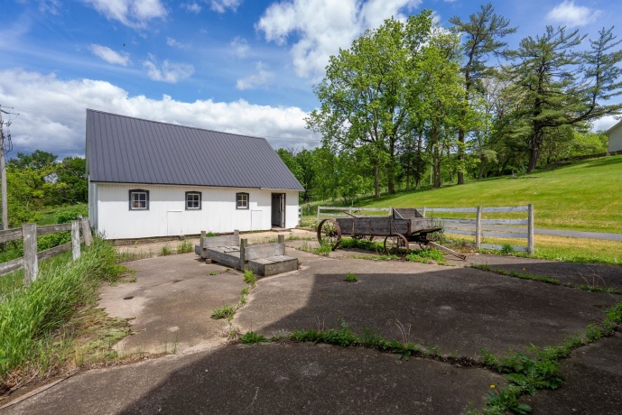 17380 CORBETT, MOUNT CARROLL, Illinois 61053, 6 Bedrooms Bedrooms, ,3 BathroomsBathrooms,House,For Sale,CORBETT,202502721