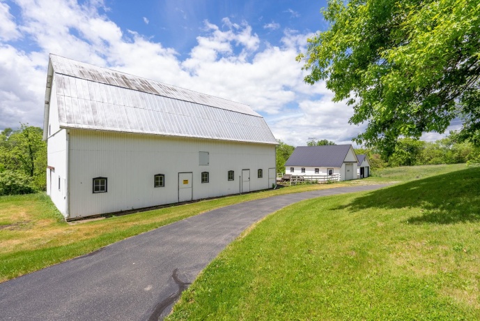 17380 CORBETT, MOUNT CARROLL, Illinois 61053, 6 Bedrooms Bedrooms, ,3 BathroomsBathrooms,House,For Sale,CORBETT,202502721