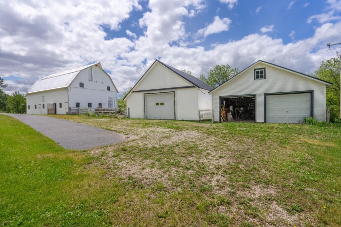 17380 CORBETT, MOUNT CARROLL, Illinois 61053, 6 Bedrooms Bedrooms, ,3 BathroomsBathrooms,House,For Sale,CORBETT,202502721