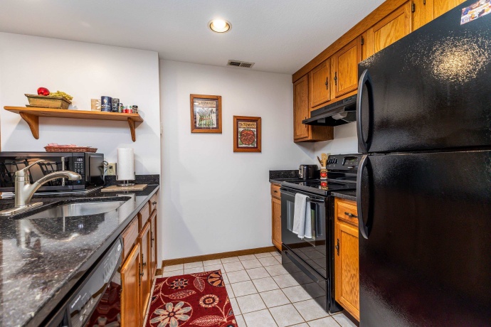 23 Oak Glen, GALENA, Illinois 61036, 2 Bedrooms Bedrooms, ,2 BathroomsBathrooms,Condominium,For Sale,Oak Glen,202502731