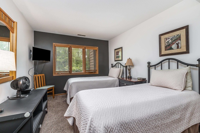 23 Oak Glen, GALENA, Illinois 61036, 2 Bedrooms Bedrooms, ,2 BathroomsBathrooms,Condominium,For Sale,Oak Glen,202502731