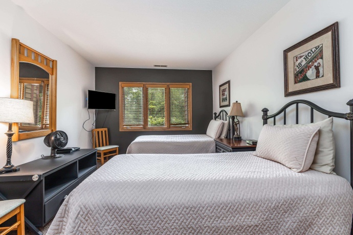 23 Oak Glen, GALENA, Illinois 61036, 2 Bedrooms Bedrooms, ,2 BathroomsBathrooms,Condominium,For Sale,Oak Glen,202502731