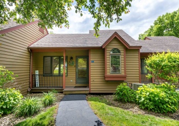 23 Oak Glen, GALENA, Illinois 61036, 2 Bedrooms Bedrooms, ,2 BathroomsBathrooms,Condominium,For Sale,Oak Glen,202502731
