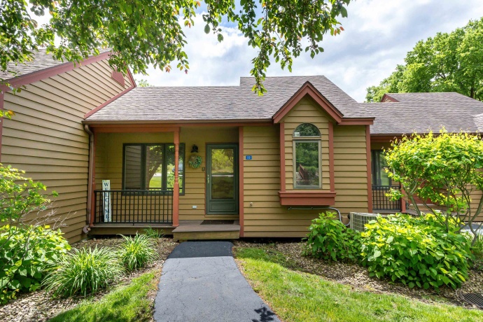 23 Oak Glen, GALENA, Illinois 61036, 2 Bedrooms Bedrooms, ,2 BathroomsBathrooms,Condominium,For Sale,Oak Glen,202502731