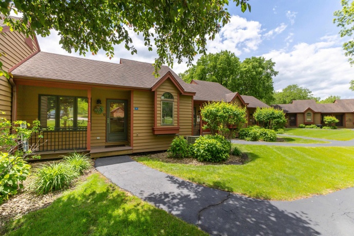 23 Oak Glen, GALENA, Illinois 61036, 2 Bedrooms Bedrooms, ,2 BathroomsBathrooms,Condominium,For Sale,Oak Glen,202502731