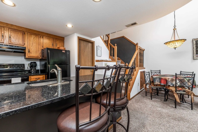 23 Oak Glen, GALENA, Illinois 61036, 2 Bedrooms Bedrooms, ,2 BathroomsBathrooms,Condominium,For Sale,Oak Glen,202502731