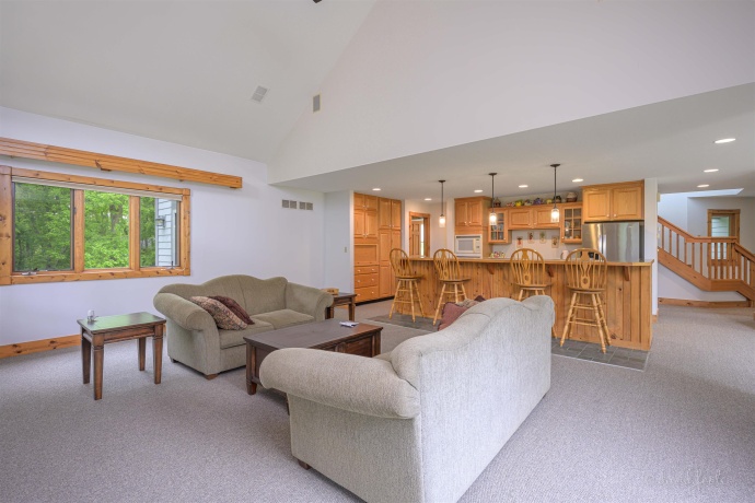 4 Acorn, GALENA, Illinois 61036, 4 Bedrooms Bedrooms, ,3 BathroomsBathrooms,House,For Sale,Acorn,202502783