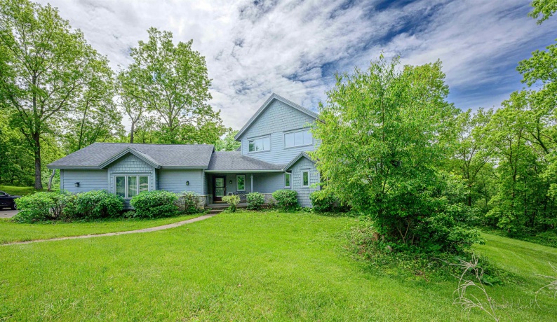 4 Acorn, GALENA, Illinois 61036, 4 Bedrooms Bedrooms, ,3 BathroomsBathrooms,House,For Sale,Acorn,202502783