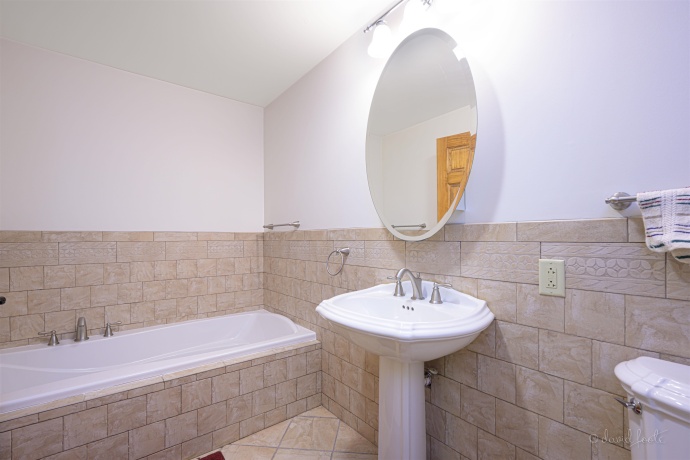 4 Acorn, GALENA, Illinois 61036, 4 Bedrooms Bedrooms, ,3 BathroomsBathrooms,House,For Sale,Acorn,202502783