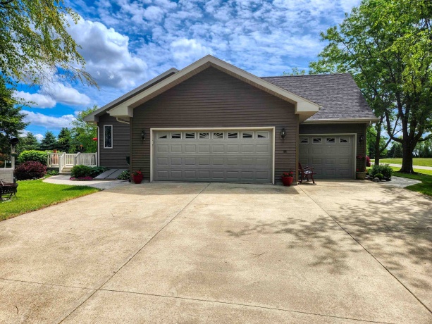 28-80 Highland, LAKE CARROLL, Illinois 61046, 4 Bedrooms Bedrooms, ,3 BathroomsBathrooms,House,For Sale,Highland,202502811