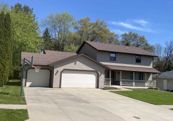 2214 Farmdale, FREEPORT, Illinois 61032, 4 Bedrooms Bedrooms, ,2 BathroomsBathrooms,House,For Sale,Farmdale,202502815
