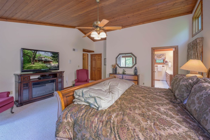 5 Boulder, GALENA, Illinois 61036, 4 Bedrooms Bedrooms, ,4 BathroomsBathrooms,House,For Sale,Boulder,202502859